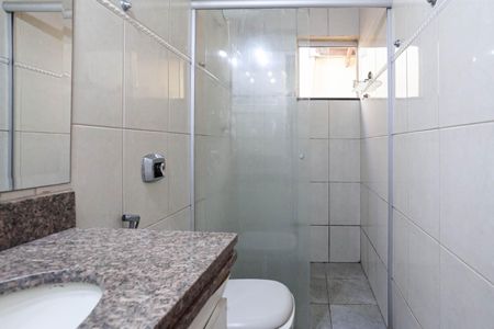 Casa de condomínio à venda com 80m², 2 quartos e 1 vaga Casa de condomínio à venda com 80m², 2 quartos e 1 vagaBanheiro social