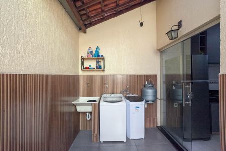 Casa de condomínio à venda com 80m², 2 quartos e 1 vaga Casa de condomínio à venda com 80m², 2 quartos e 1 vagaÁrea externa