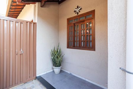 Casa de condomínio à venda com 80m², 2 quartos e 1 vaga Casa de condomínio à venda com 80m², 2 quartos e 1 vagaEntrada