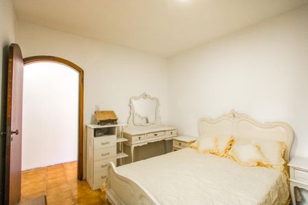 Casa à venda com 230m², 4 quartos e 2 vagas Casa à venda com 230m², 4 quartos e 2 vagasQuarto 2