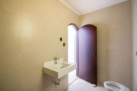 Casa à venda com 230m², 4 quartos e 2 vagas Casa à venda com 230m², 4 quartos e 2 vagasBanheiro social 2