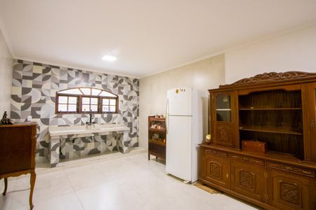 Casa à venda com 230m², 4 quartos e 2 vagas Casa à venda com 230m², 4 quartos e 2 vagasCozinha