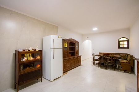 Casa à venda com 230m², 4 quartos e 2 vagas Casa à venda com 230m², 4 quartos e 2 vagasCozinha