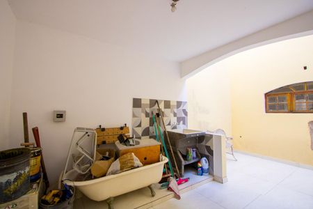 Casa à venda com 230m², 4 quartos e 2 vagas Casa à venda com 230m², 4 quartos e 2 vagasÁrea de serviço
