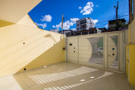 Casa à venda com 230m², 4 quartos e 2 vagas Casa à venda com 230m², 4 quartos e 2 vagasVaga da garagem