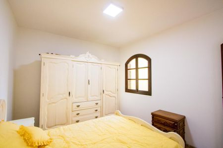 Casa à venda com 230m², 4 quartos e 2 vagas Casa à venda com 230m², 4 quartos e 2 vagasQuarto 2