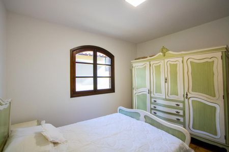 Casa à venda com 230m², 4 quartos e 2 vagas Casa à venda com 230m², 4 quartos e 2 vagasQuarto 3