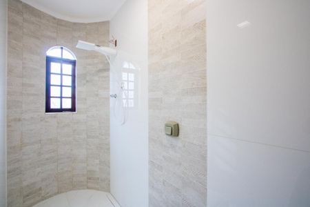 Casa à venda com 230m², 4 quartos e 2 vagas Casa à venda com 230m², 4 quartos e 2 vagasBanheiro do quarto 1