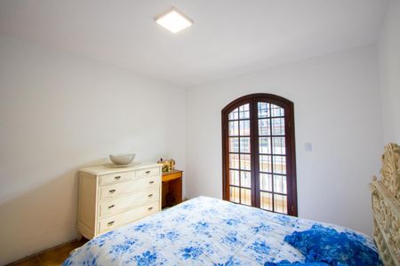 Casa à venda com 230m², 4 quartos e 2 vagas Casa à venda com 230m², 4 quartos e 2 vagasQuarto 1 - Suíte