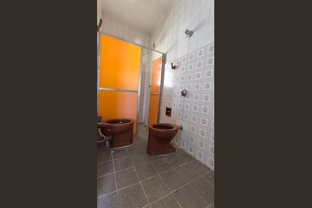 Banheiro de casa de condomínio para alugar com 1 quarto, 110m² em Concórdia, Belo Horizonte