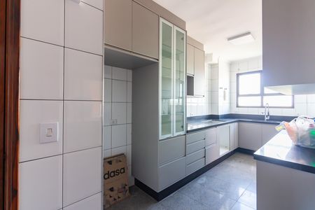 Apartamento à venda com 250m², 4 quartos e 2 vagasCozinha 