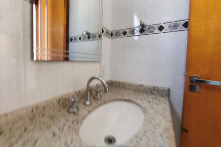 Casa de condomínio para alugar com 220m², 3 quartos e 2 vagasBanheiro Suíte 3