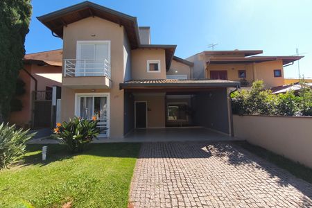 Casa de condomínio para alugar com 220m², 3 quartos e 2 vagasFachada