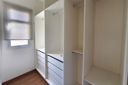 Casa de condomínio para alugar com 220m², 3 quartos e 2 vagasCloset Suíte