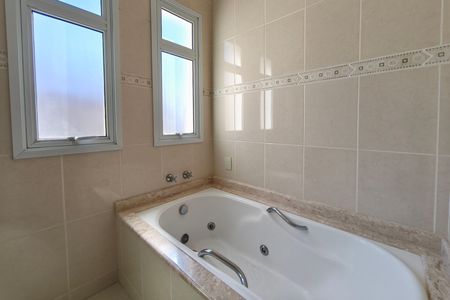 Casa de condomínio para alugar com 220m², 3 quartos e 2 vagasBanheiro Suíte 2