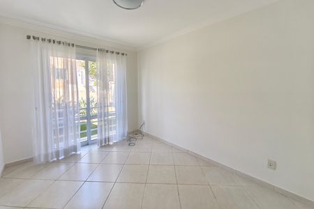 Casa de condomínio para alugar com 220m², 3 quartos e 2 vagasEscritório