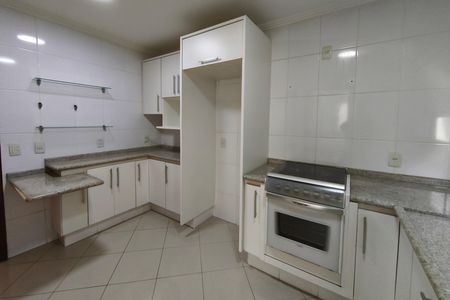 Casa de condomínio para alugar com 220m², 3 quartos e 2 vagasCozinha