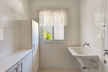 Casa de condomínio para alugar com 220m², 3 quartos e 2 vagasÁrea de Serviço
