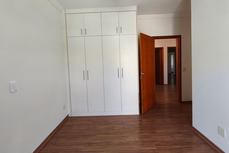 Casa de condomínio para alugar com 220m², 3 quartos e 2 vagasQuarto Suíte
