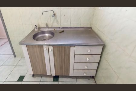 Cozinha  de apartamento à venda com 2 quartos, 58m² em Centro Histórico, Porto Alegre
