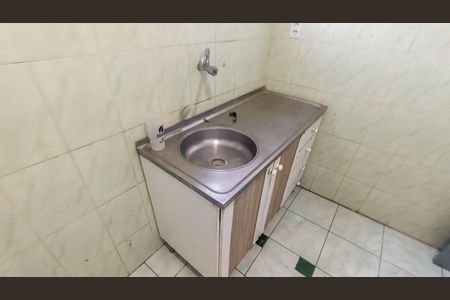 Cozinha  de apartamento à venda com 2 quartos, 58m² em Centro Histórico, Porto Alegre