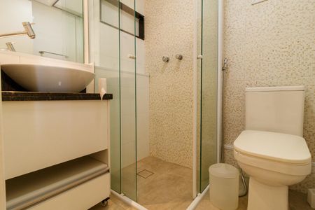 Apartamento à venda com 56m², 2 quartos e 2 vagas Apartamento à venda com 56m², 2 quartos e 2 vagasBanheiro da Suíte