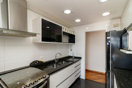 Apartamento à venda com 56m², 2 quartos e 2 vagas Apartamento à venda com 56m², 2 quartos e 2 vagasCozinha