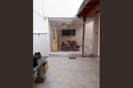 Casa à venda com 200m², 3 quartos e sem vagaÁrea externa