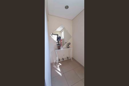 Apartamento à venda com 58m², 2 quartos e 1 vaga Apartamento à venda com 58m², 2 quartos e 1 vagaHall do Elevador