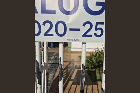 Casa para alugar com 160m², 2 quartos e 4 vagas Casa para alugar com 160m², 2 quartos e 4 vagasplaquinha