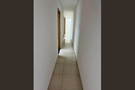 Corredor de casa para alugar com 2 quartos, 81m² em Jardim Sao Roberto, São Paulo