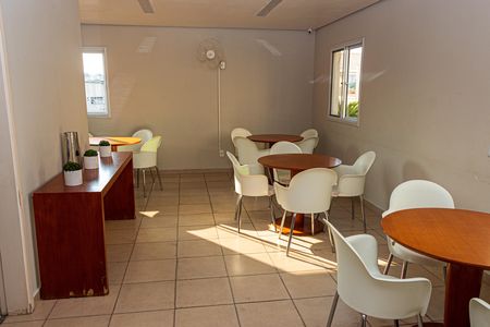 Apartamento para alugar com 55m², 2 quartos e 1 vagaÁrea comum - Salão de festas