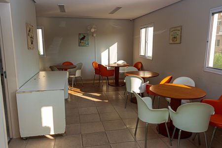 Apartamento para alugar com 55m², 2 quartos e 1 vagaÁrea comum - Salão de festas