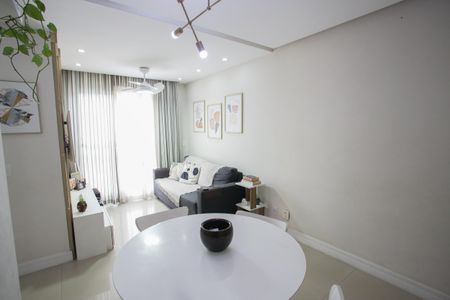 Sala de apartamento para alugar com 2 quartos, 50m² em Taquara, Rio de Janeiro