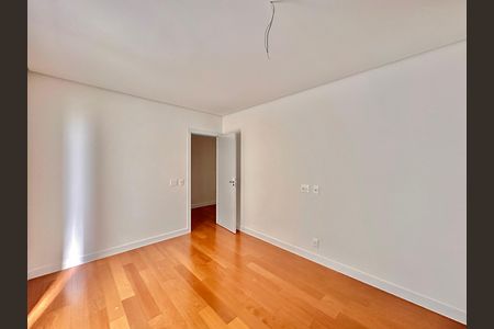 Apartamento à venda com 225m², 4 quartos e 4 vagas