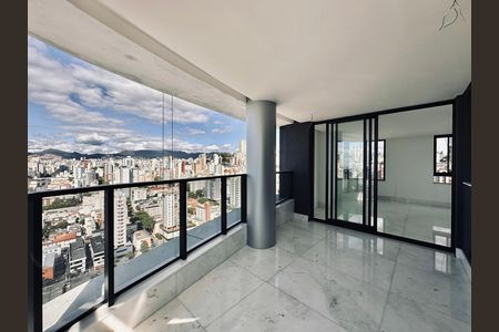 Apartamento à venda com 225m², 4 quartos e 4 vagas