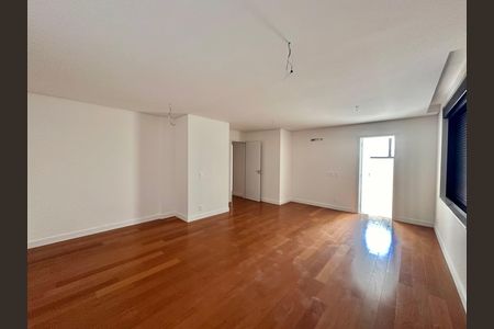 Apartamento à venda com 225m², 4 quartos e 4 vagas