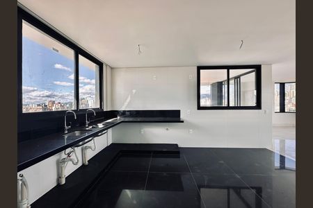 Apartamento à venda com 225m², 4 quartos e 4 vagas