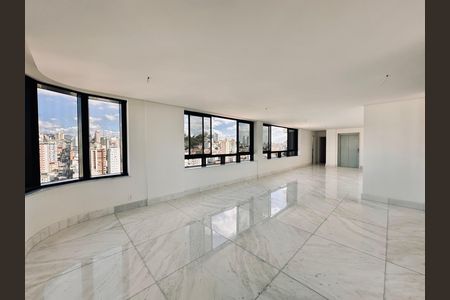 Apartamento à venda com 225m², 4 quartos e 4 vagas