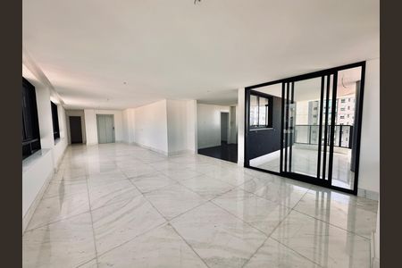 Apartamento à venda com 225m², 4 quartos e 4 vagas