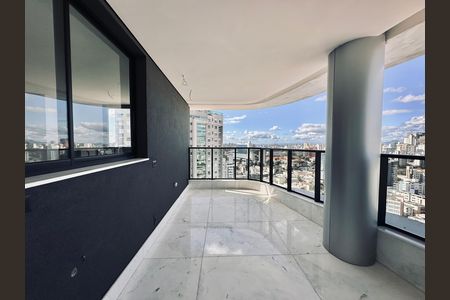 Apartamento à venda com 225m², 4 quartos e 4 vagas