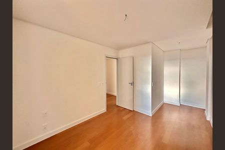 Apartamento à venda com 225m², 4 quartos e 4 vagas