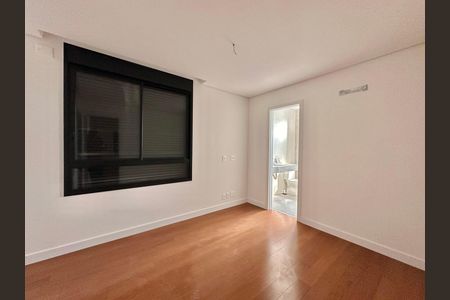 Apartamento à venda com 225m², 4 quartos e 4 vagas