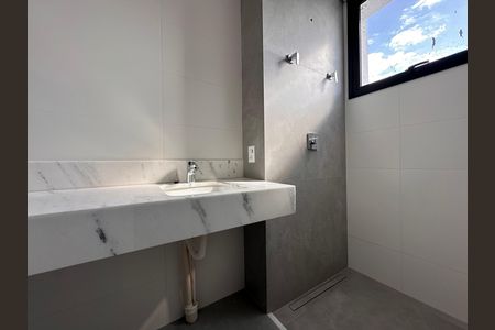 Apartamento à venda com 225m², 4 quartos e 4 vagas
