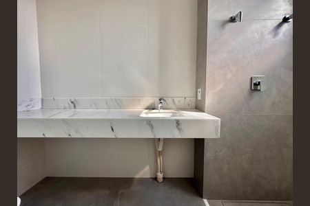 Apartamento à venda com 225m², 4 quartos e 4 vagas