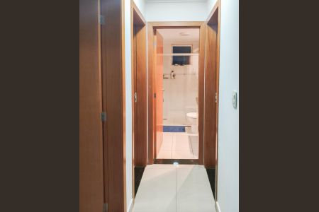 Corredor de apartamento à venda com 3 quartos, 110m² em Sagrada Família, Belo Horizonte