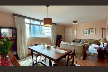 Apartamento à venda com 118m², 3 quartos e 1 vaga Apartamento à venda com 118m², 3 quartos e 1 vagaSala de Jantar