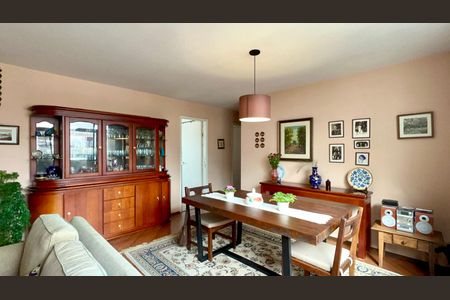 Apartamento à venda com 118m², 3 quartos e 1 vaga Apartamento à venda com 118m², 3 quartos e 1 vagaSala de Jantar