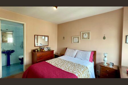 Apartamento à venda com 118m², 3 quartos e 1 vaga Apartamento à venda com 118m², 3 quartos e 1 vagaSuite