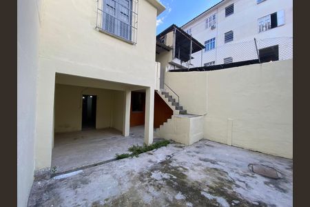 Casa à venda com 120m², 2 quartos e sem vaga